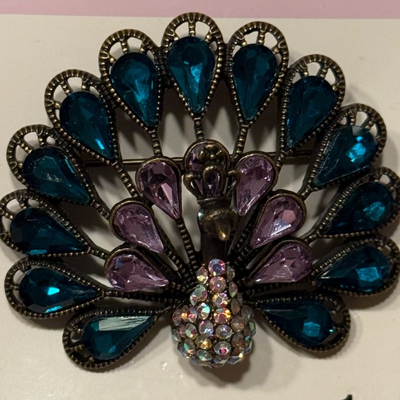 Boutique Exclusive Jewelry - NWT Elegant Colorful Bling Peacock Brooch